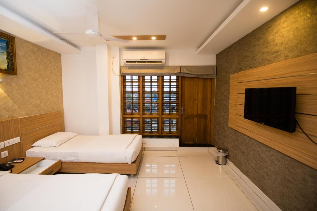 Hotel Kapilavasthu Palakkad Bagian luar foto