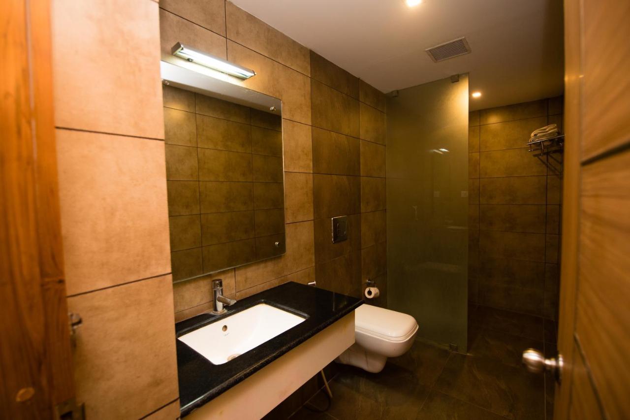 Hotel Kapilavasthu Palakkad Bagian luar foto