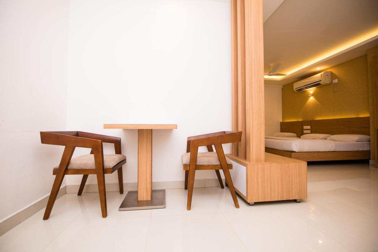 Hotel Kapilavasthu Palakkad Bagian luar foto