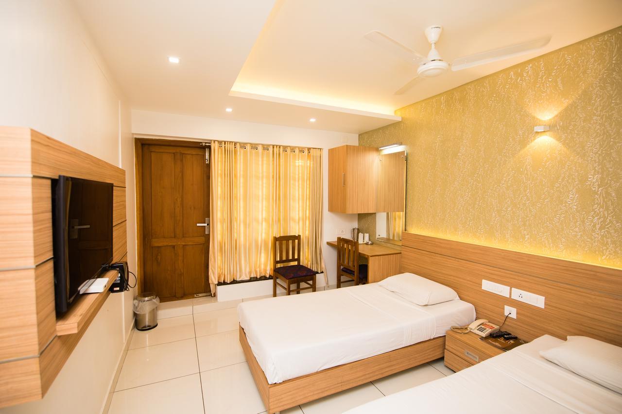 Hotel Kapilavasthu Palakkad Bagian luar foto