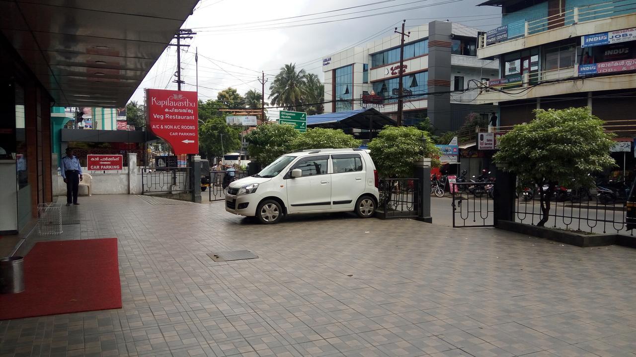 Hotel Kapilavasthu Palakkad Bagian luar foto
