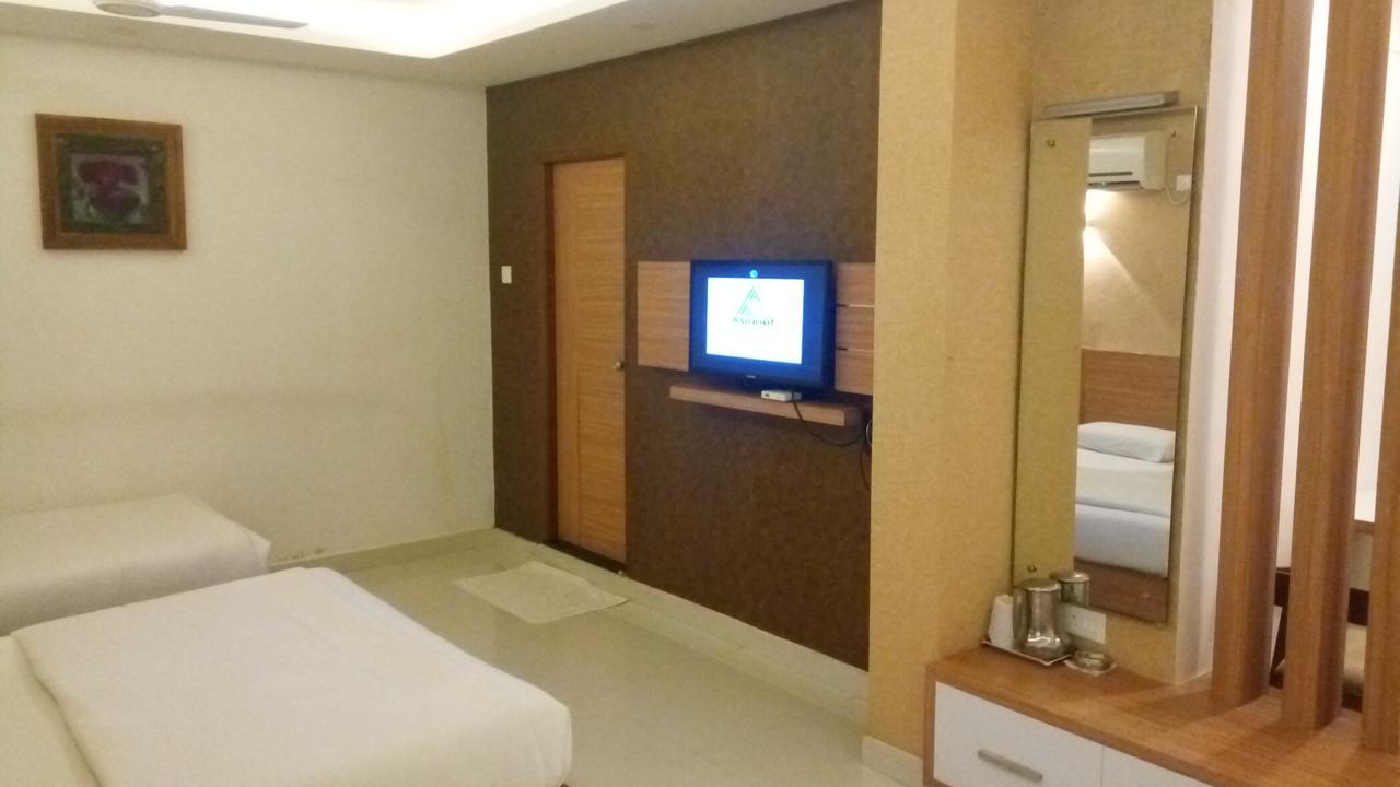 Hotel Kapilavasthu Palakkad Bagian luar foto