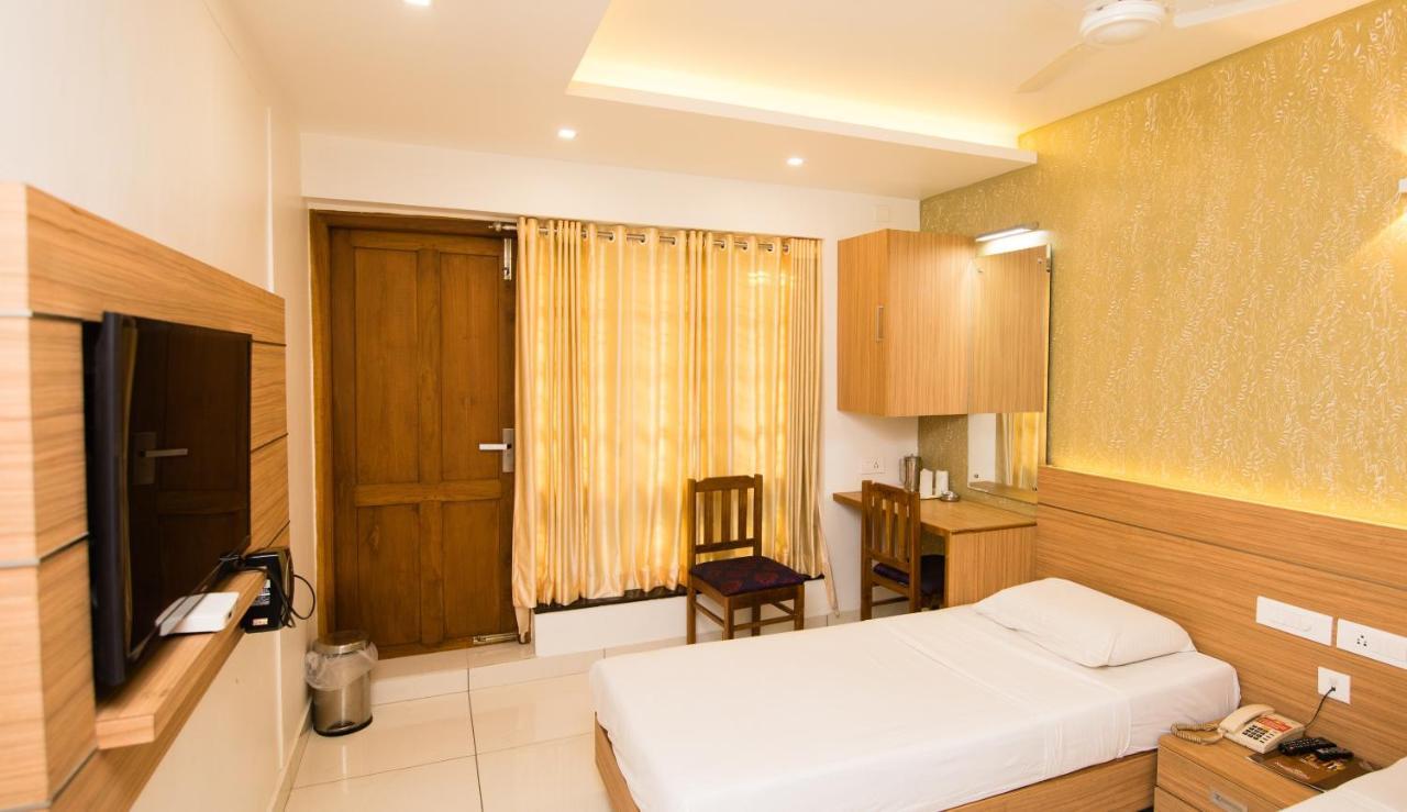 Hotel Kapilavasthu Palakkad Bagian luar foto